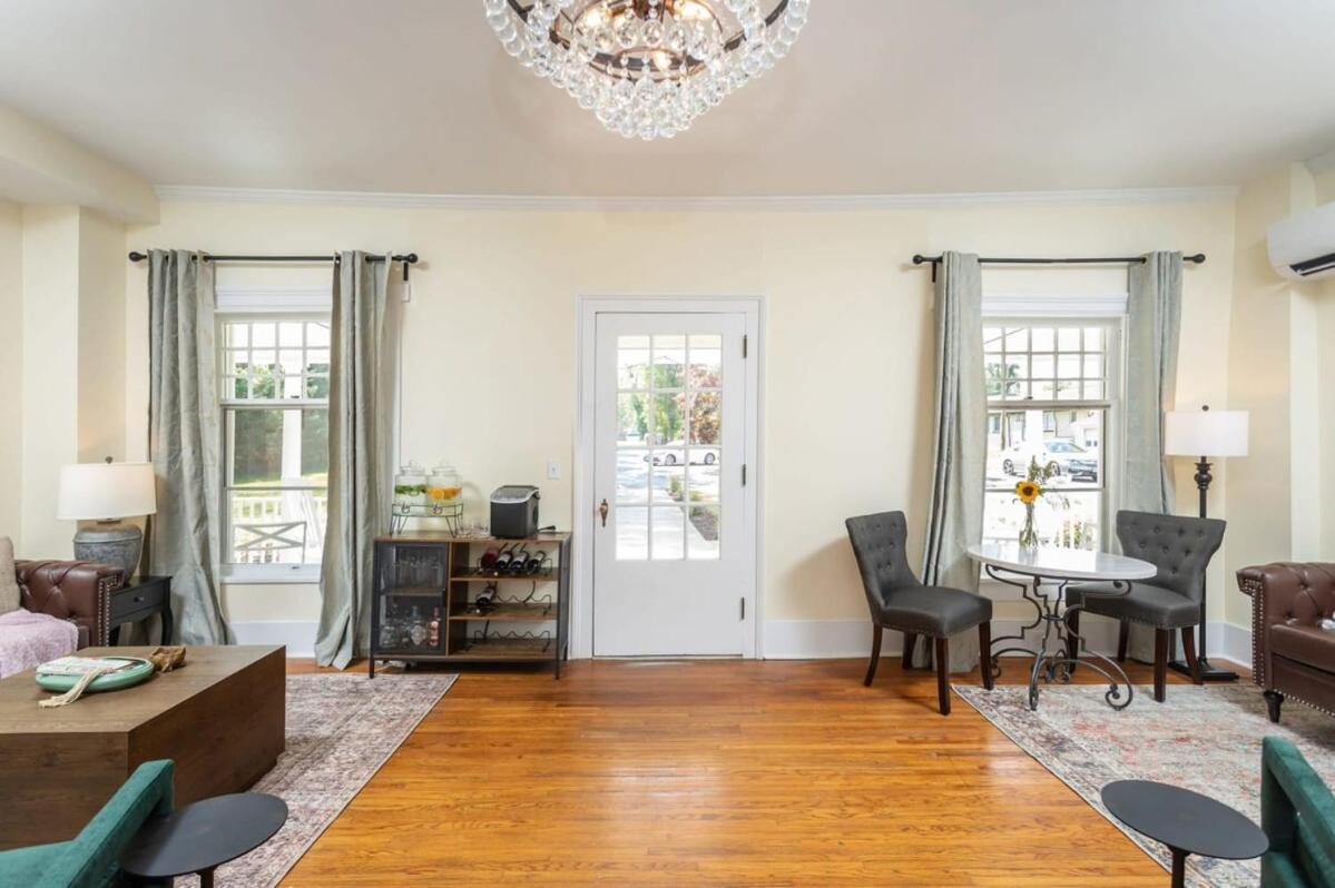 The Legacy Inn Luray Bagian luar foto
