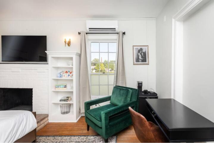 The Legacy Inn Luray Bagian luar foto