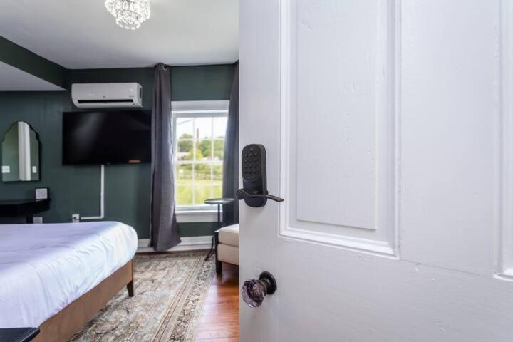 The Legacy Inn Luray Bagian luar foto